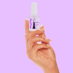 application scene with kit on damaged nails improving texture and appearance