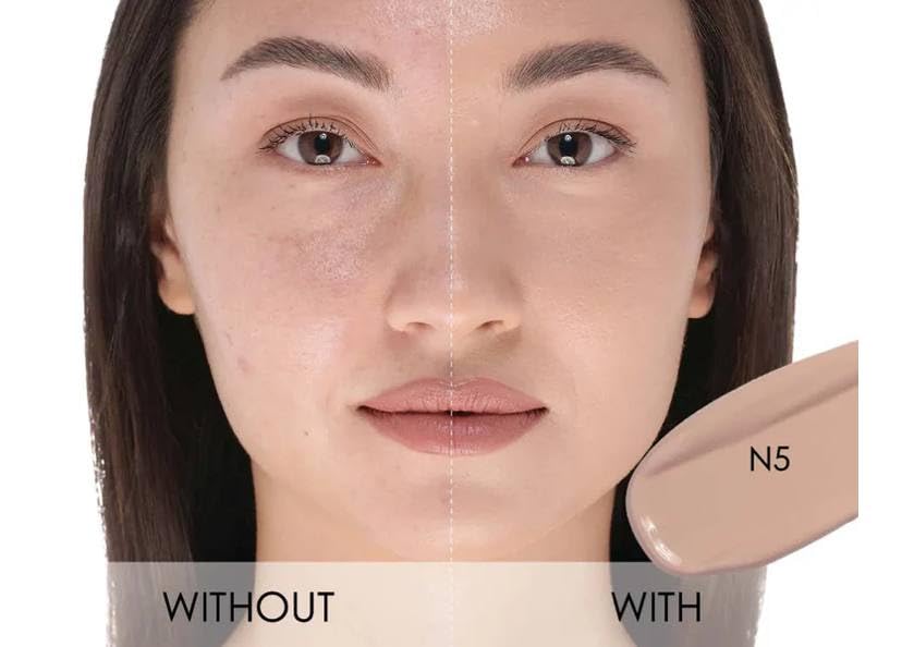 Natasha Denona concealer applicator closeup highlighting doe-foot tip benefit: precise placement