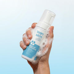 natural outcome natural ingredients arrangement showing aloe and grapefruit extracts