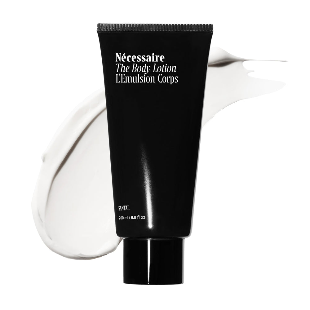 Nécessaire front packaging showing 200ml bottle and elegant design for easy storage