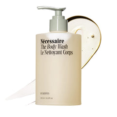 Nécessaire front bottle shows eucalyptus body wash for gentle hydration