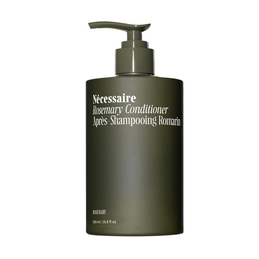 Nécessaire front packaging showing 500 ml pump and product name, easy dispensing benefit