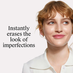 Neutrogena application with fingers illustrating quick blending and lightweight feel
