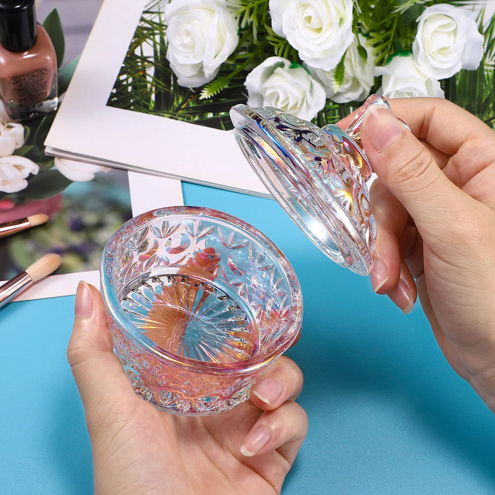 Noverlife dish in use mixing acrylic monomer for convenient salon workflow