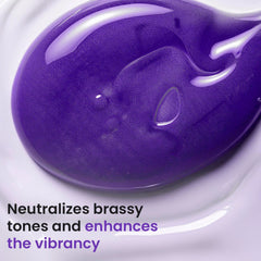 nuva botanicals shampoo texture pouring from bottle showing creamy lather