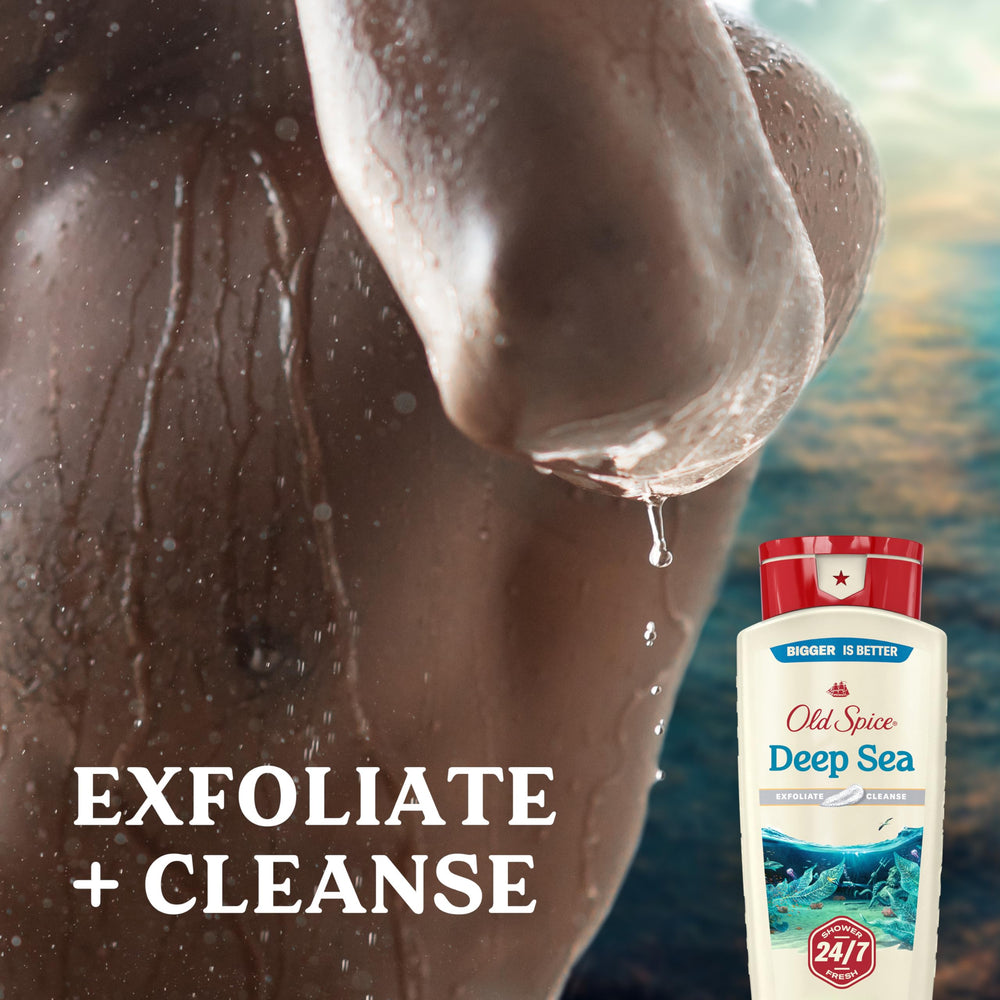Old Spice close-up label highlighting vitamin B3 and exfoliating claim
