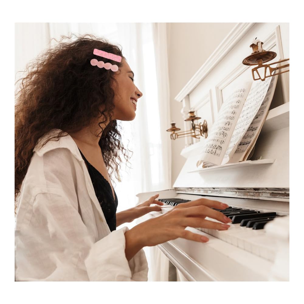 Ooosonlu hair clip worn with casual outfit showing fashionable finishing touch benefit