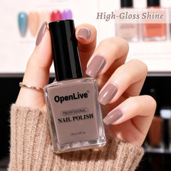 OpenLive applied on fingernails illustrating quick-dry glossy finish for neat nails