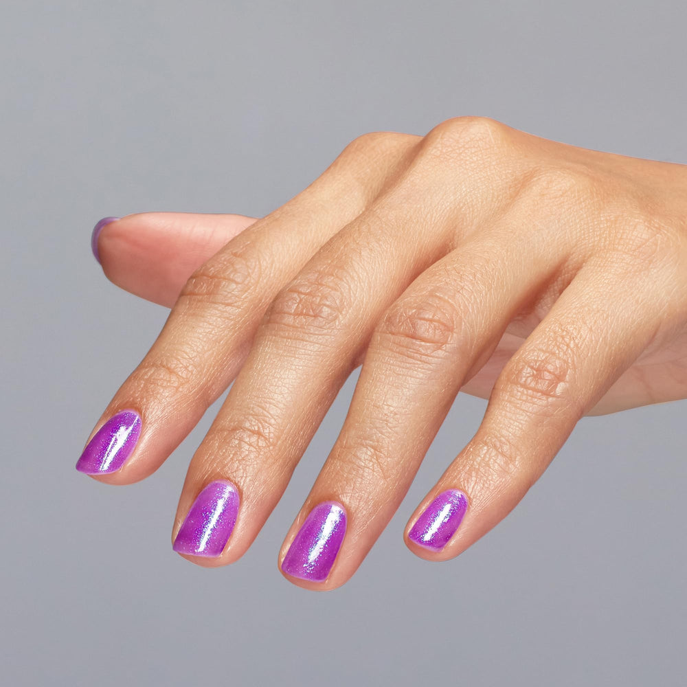 OPI manicured hands wearing Feelin’ Libra-ted for balanced, glossy nails