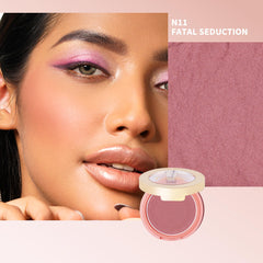 Oulac close-up of powder texture illustrating smooth, blendable micro-powder