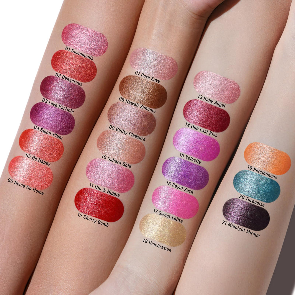 Oulac application on lips closeup displaying 3D metallic shine
