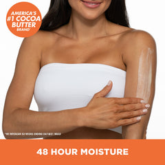 Palmer's applying lotion to hands demonstrating fast absorption benefit