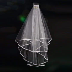Pangda combs in wedding styling scene showing discreet, elegant support