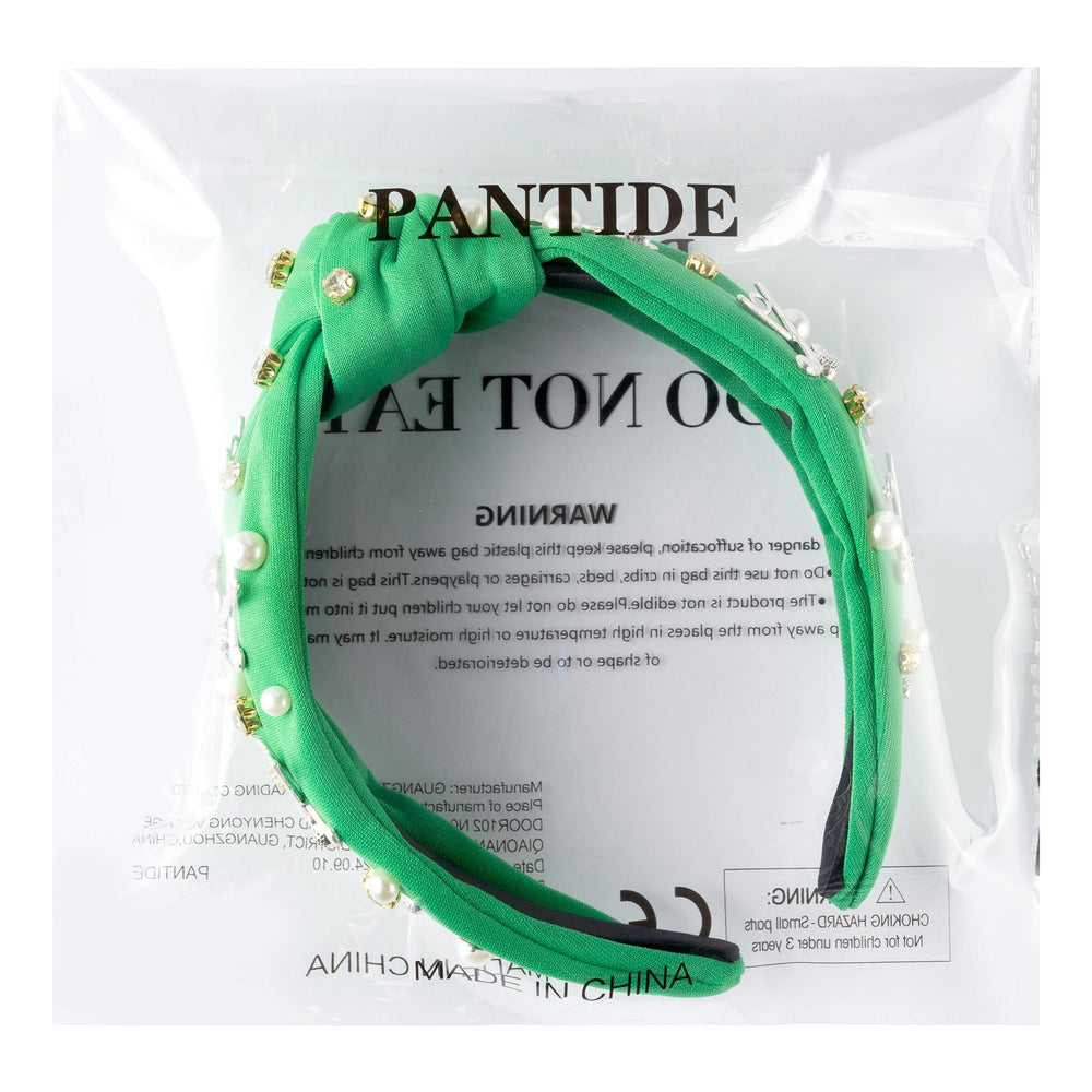 PANTIDE lifestyle on course model wearing headband for sporty stylish look