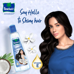 Parachute Advansed oil texture on palm highlighting quick absorption benefit