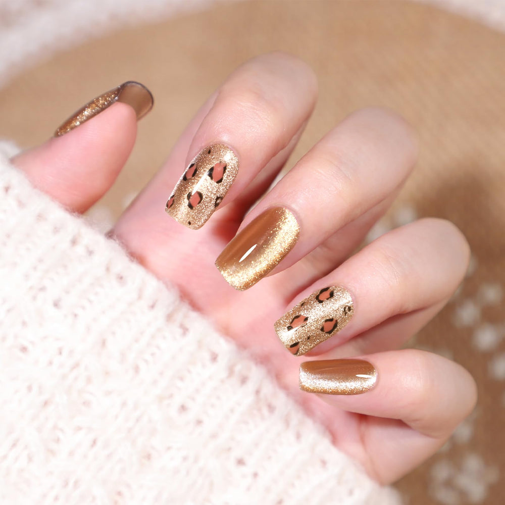 PEACECOLOR magnet held above nail showing magnetic cat-eye alignment benefit