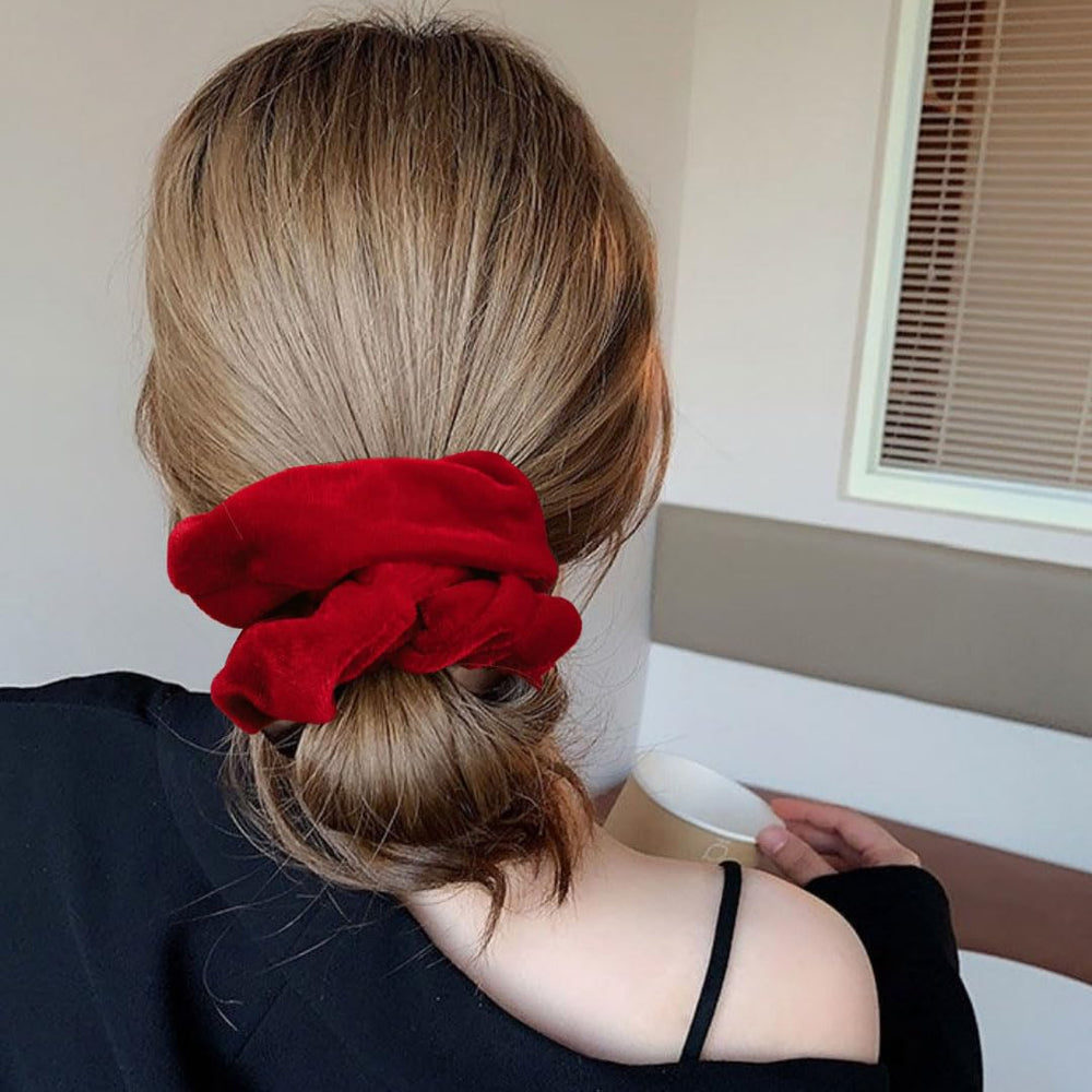 PIDOUDOU scrunchie worn in ponytail lifestyle image demonstrating secure comfortable hold