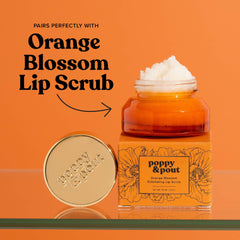 Poppy & Pout applying balm to lips demonstrating smooth moisturizing action