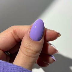 Posyofet on hand model showing worn press-on nails, displays instant polished look