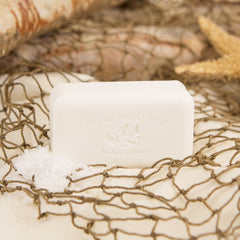 Pre de Provence rich lather and foam illustrating creamy cleansing performance
