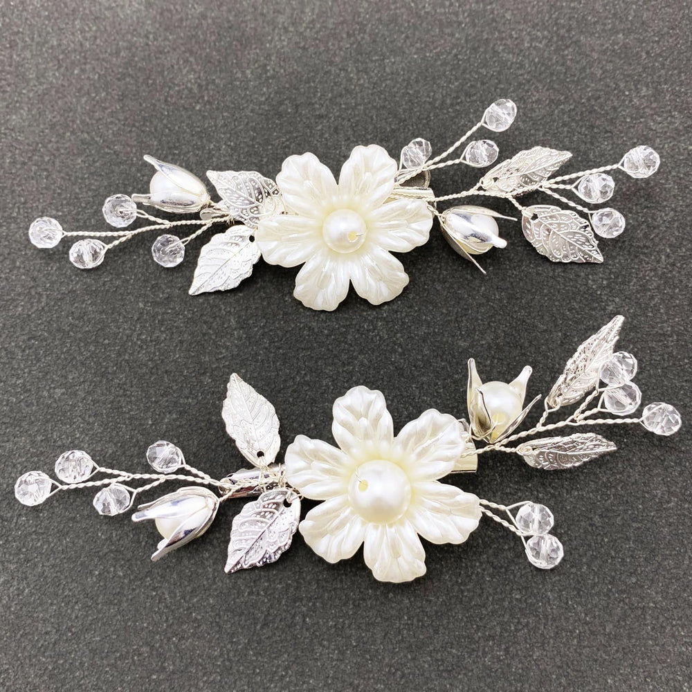 PRETTYLIFE clip beside ruler showing size and secure alligator clip