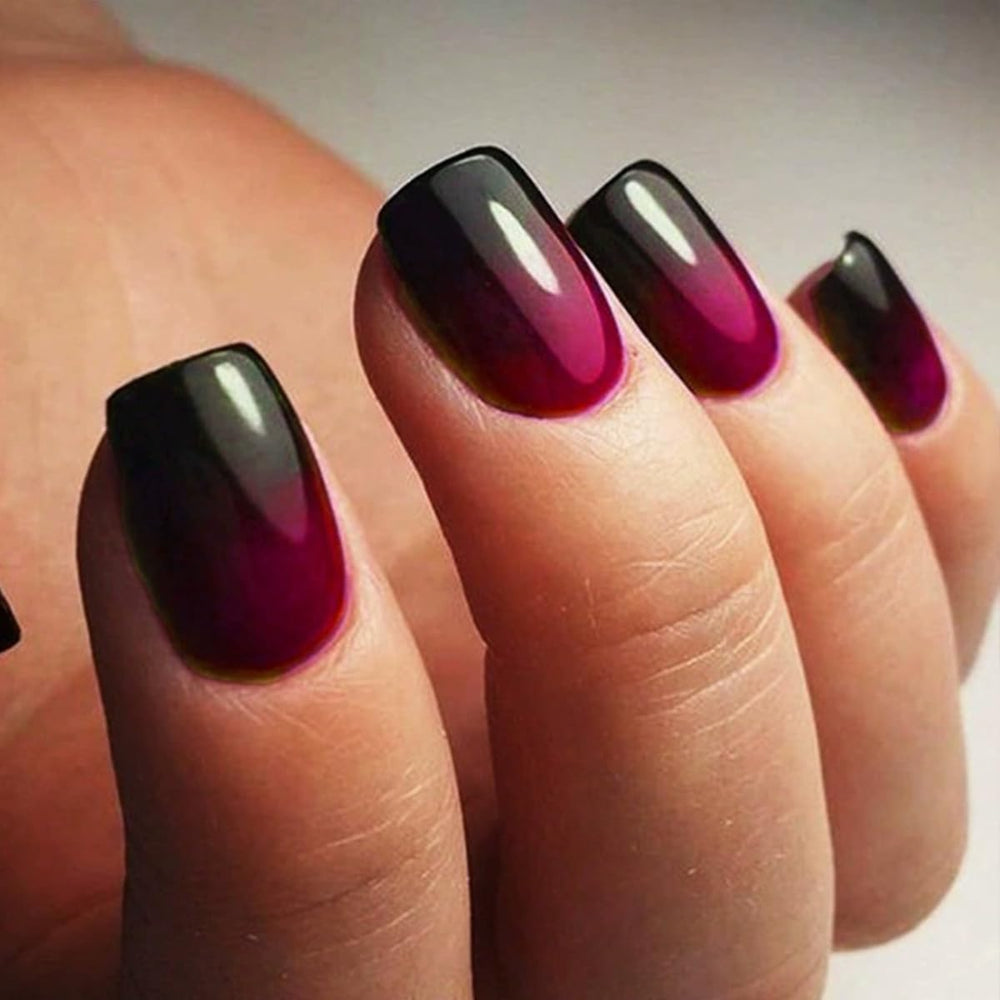 Puyokinm close-up of glossy ombre nail texture highlighting smooth finish and salon-like shine