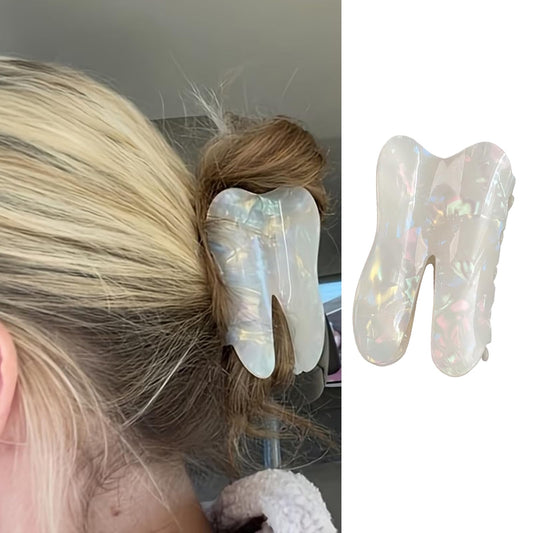 QUNITKAST tooth hair clip front view showing shape and secure hold