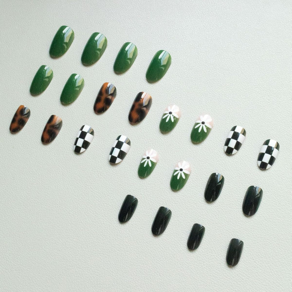 Rdntbeu close-up of floral nail art detail highlighting glossy finish and delicate design