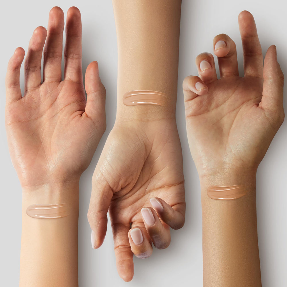 Revlon label highlighting SPF20 and hyaluronic acid, shows sun protection and hydration
