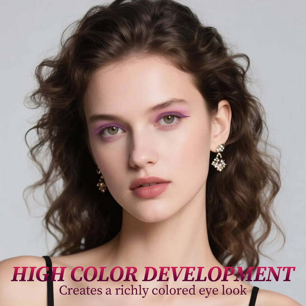 rexibuz applying plum liner to eyelid for quick defined and shaded look