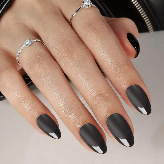 Rimudecure front packaging showing 32-piece kit and elegant black almond nails for convenience