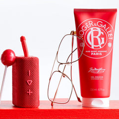 ROGER & GALLET label close-up showing Jean Marie Farina branding and product details