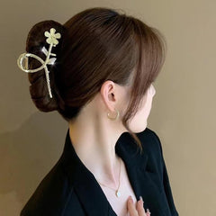 ROMODIYA packaged clip ready as a stylish gift for special occasions
