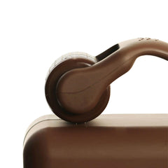ROSELYNBOUTIQUE close-up of 192 titanium needles highlighting precision and safety