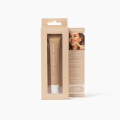 Ruby & Millie lifestyle image outdoors showing natural look and on-the-go hydration
