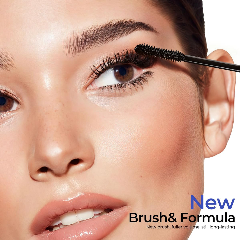 SACE LADY brush closeup illustrating precise bristles for separating and volumizing lashes