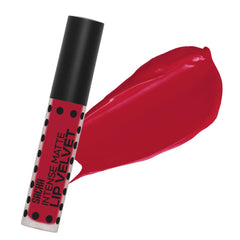 Sacha Cosmetics Hello Boys worn in an evening setting showing bold color for events
