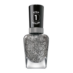 Sally Hansen lifestyle shot of finished mani with Deep Sea Diamond benefit eye-catching style