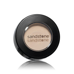 Sandstone Scandinavia eyeshadow 262 on brush demonstrating pick-up and blendability benefit: even application
