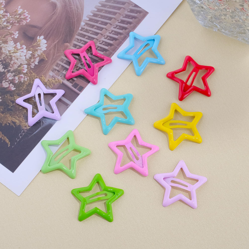SAOROPEB hand holding multiple star clips showing 1.18 inch size for scale and convenience
