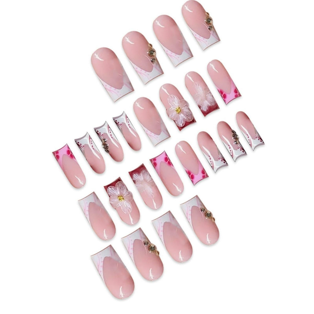SEENEEY close-up of floral nail design highlighting delicate artwork benefit