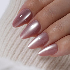 SEEWEE close-up of cat eye shimmer highlighting subtle depth and gloss
