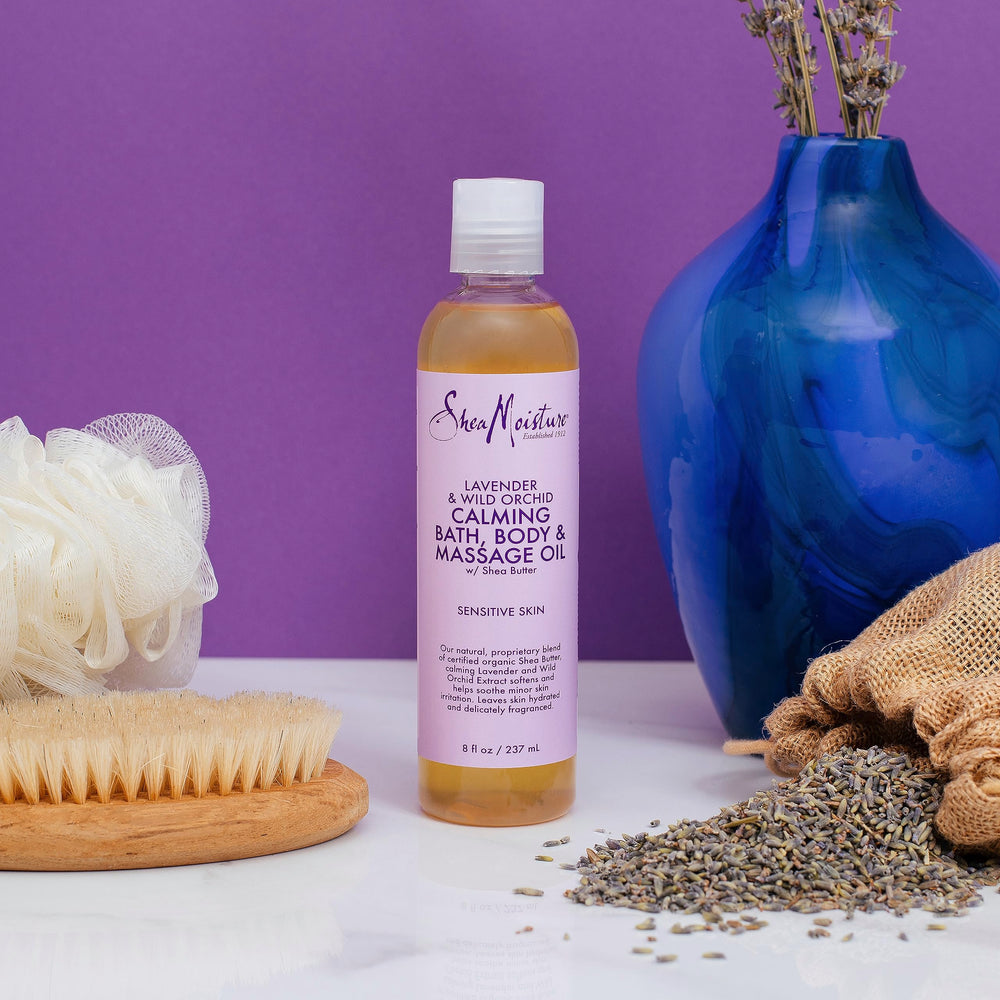 SheaMoisture oil pour texture close-up highlighting fast-absorbing hydration