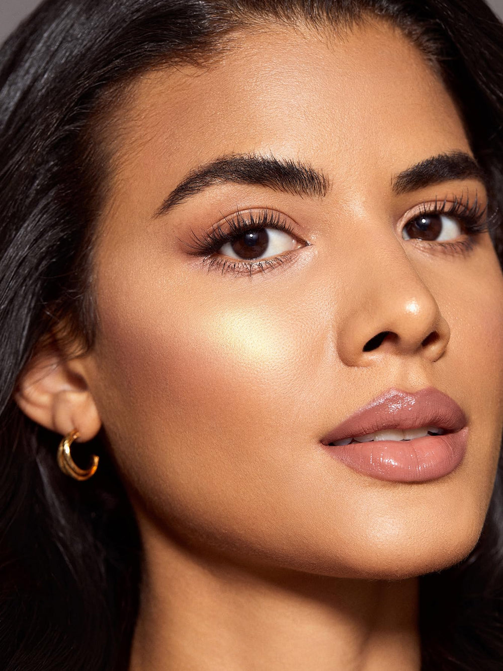 SHEGLAM creamy highlighter swatch texture demonstrating smooth blendability benefit