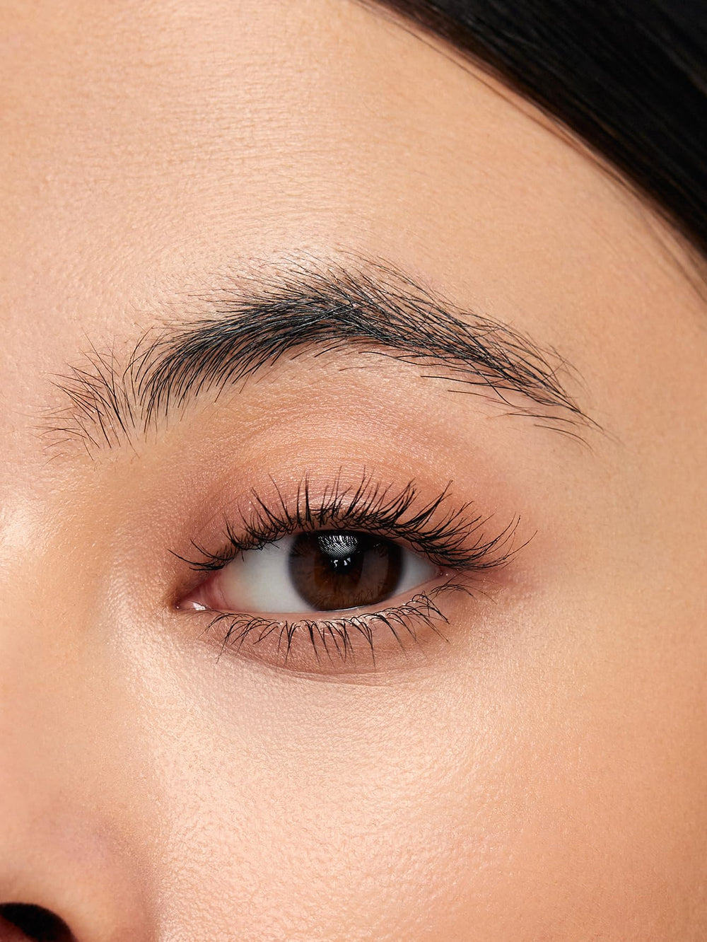 SHEGLAM open cap and visible tip highlighting non-sticky formula benefit
