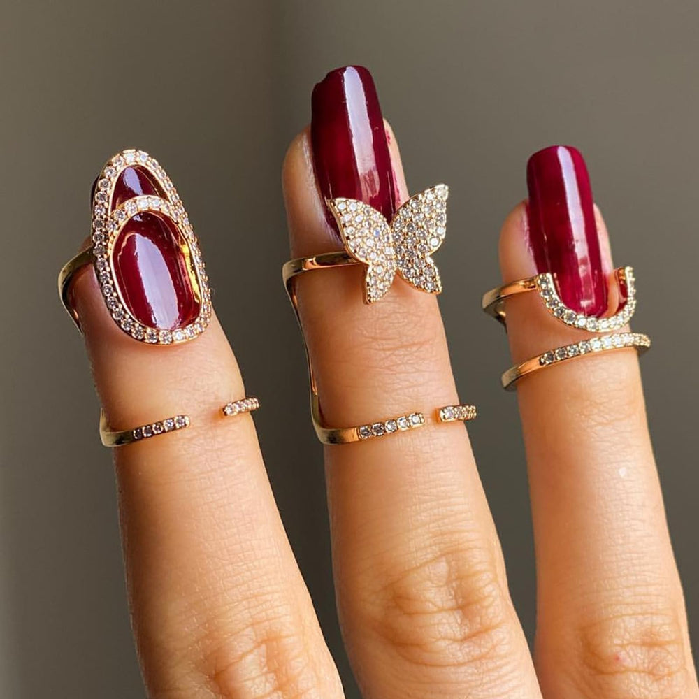 SMUOBT nail ring worn on fingertip over manicure showing instant glam for photos