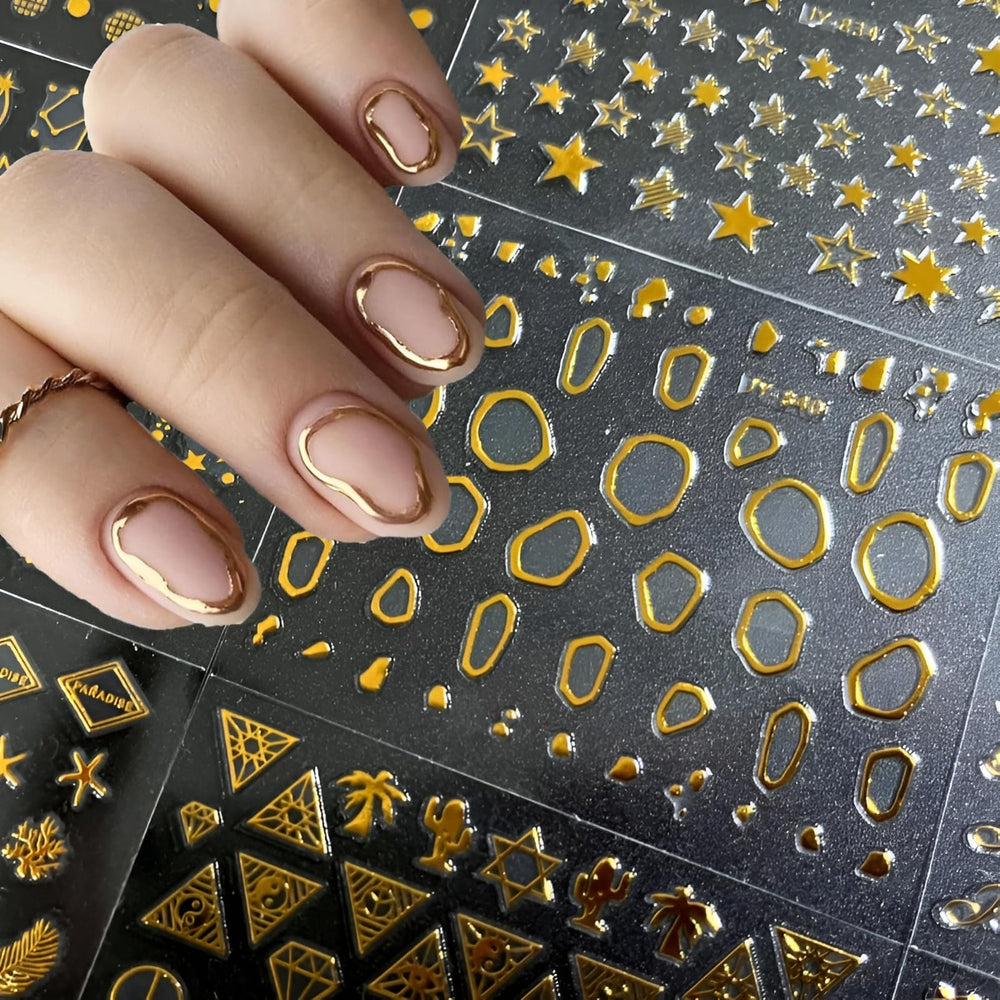 SPLOCUDU close-up of gold lace and line detail showing precise metallic finish