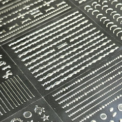 SPLOCUDU tweezers placing a sticker showing precise application benefit