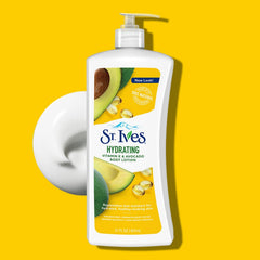St. Ives pump dispenser and label detail highlighting easy use benefit