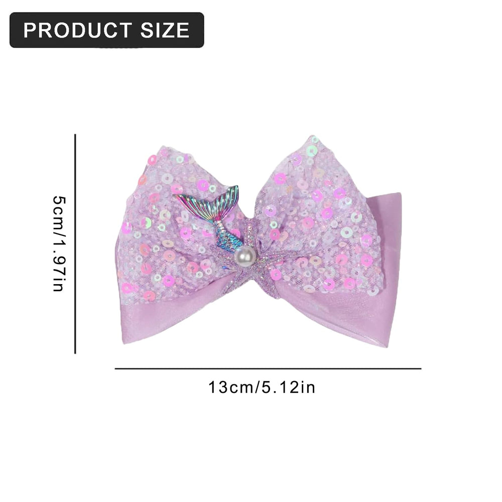 Suiwesey clip shown in child’s hand to display compact size